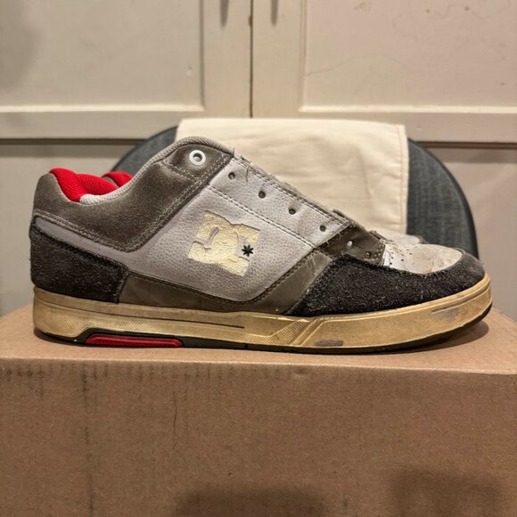 Old Trashed DC Shoes Red/Battleship Grey - Picture 3 of 11
